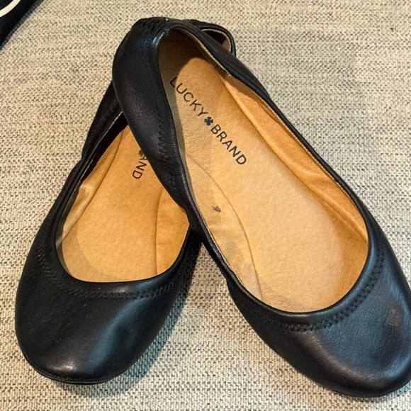 Lucky Brand Black Leather Flats Womens size 7 - Picture 1 of 6